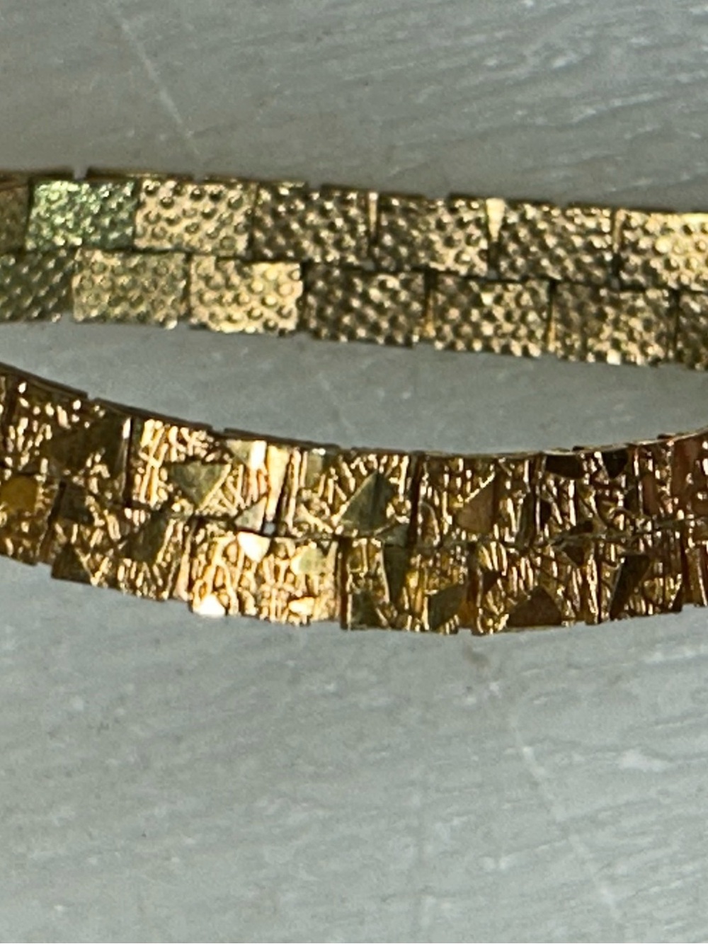 Bracelet Gold Tone Brick Pattern Links 7" Long
